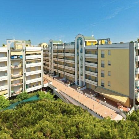 Residence Cristoforo Colombo - Carraro Immobiliare - Family Apartments Caorle Exteriör bild