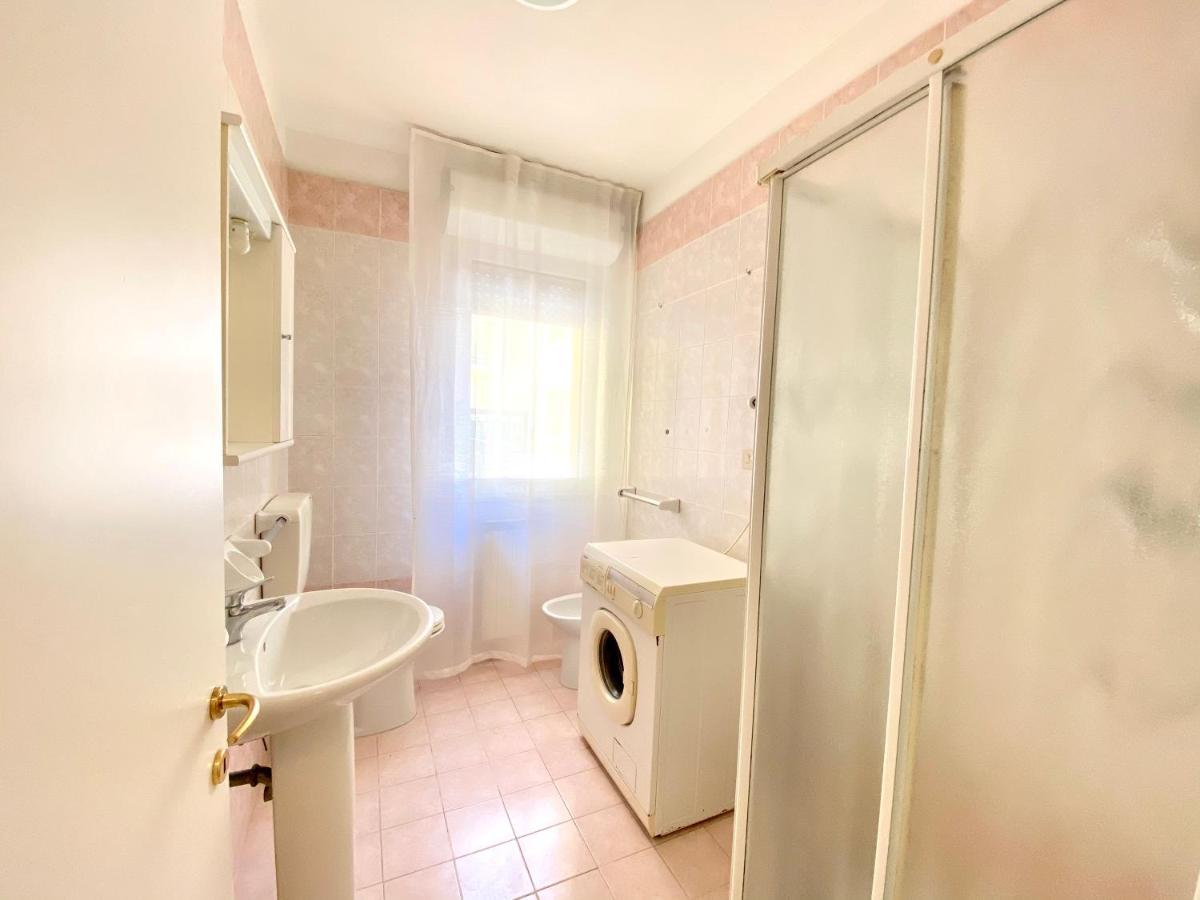 Residence Cristoforo Colombo - Carraro Immobiliare - Family Apartments Caorle Exteriör bild