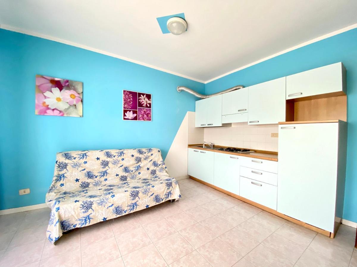 Residence Cristoforo Colombo - Carraro Immobiliare - Family Apartments Caorle Exteriör bild